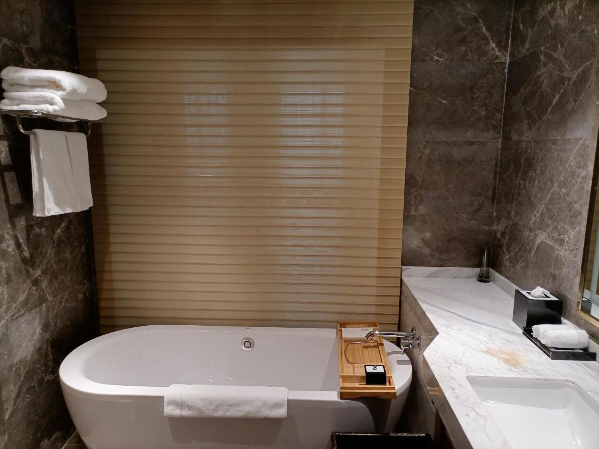 Baoying Jinling Hotel エクステリア 写真