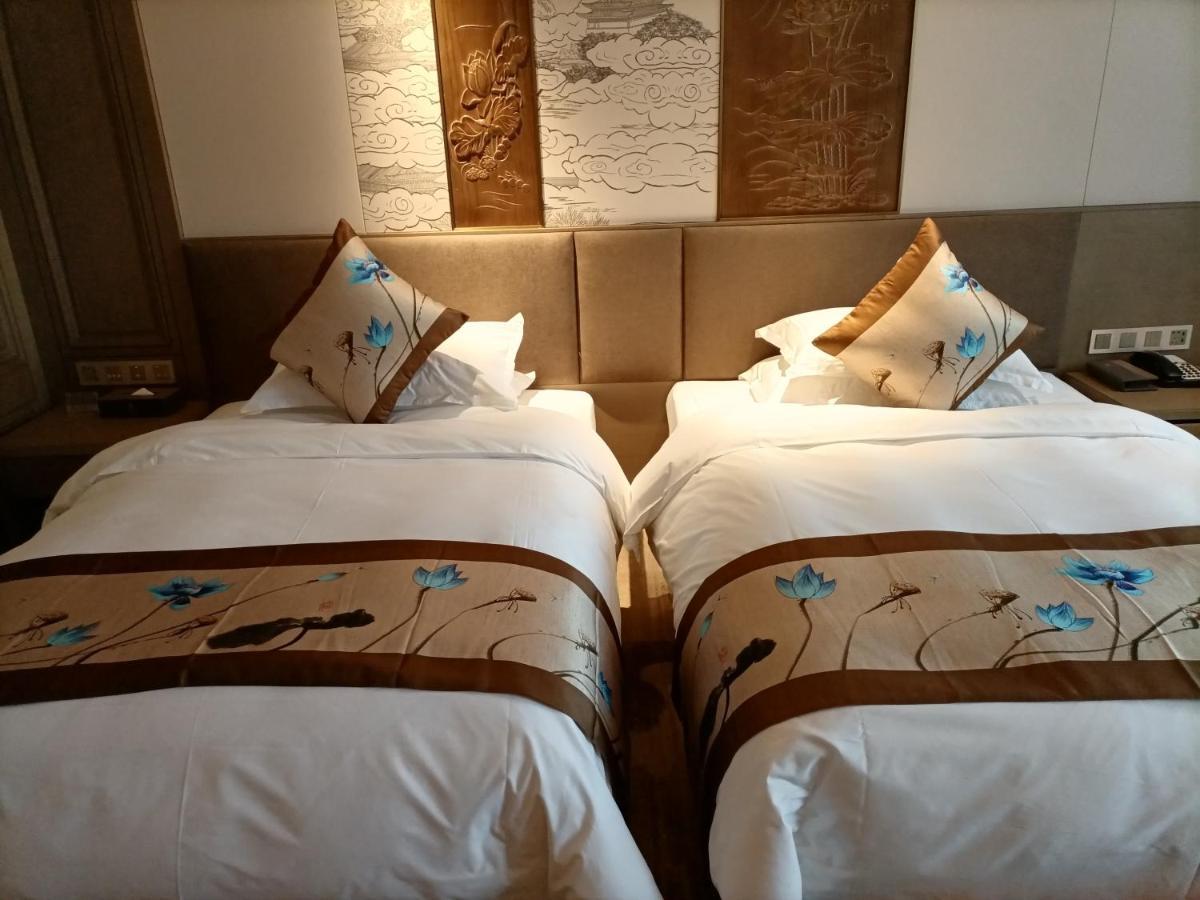 Baoying Jinling Hotel エクステリア 写真